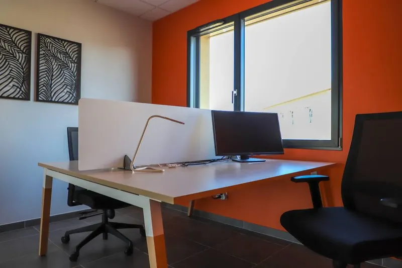 DESK4WORK: espace de coworking à Mours Saint Eusebe: Photo des locaux, adresse, horaires et tarifs pour réserver un espace de travail DESK4WORK: espace de coworking à Mours Saint Eusebe: Photo des locaux, adresse, horaires et tarifs pour réserver un espace de travail