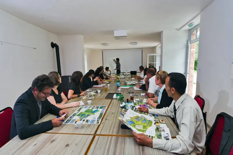 ECHOLOGIA: espace de coworking à Louverné: Photo des locaux, adresse, horaires et tarifs pour réserver un espace de travail ECHOLOGIA: espace de coworking à Louverné: Photo des locaux, adresse, horaires et tarifs pour réserver un espace de travail