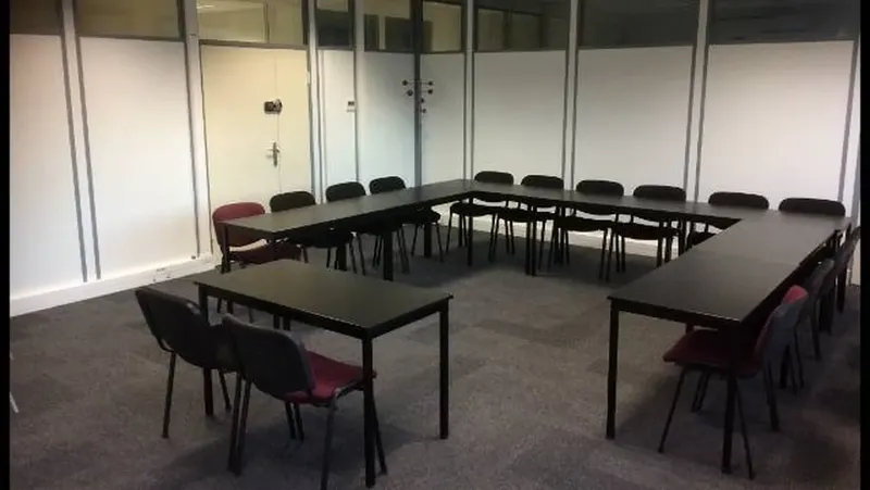 HCENTER: espace de coworking à La Rochette: Photo des locaux, adresse, horaires et tarifs pour réserver un espace de travail