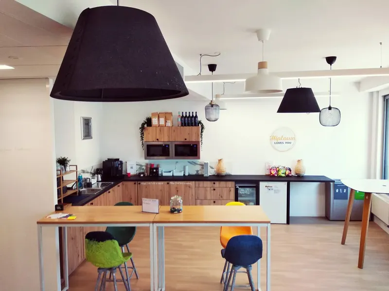 HIPTOWN RENNES: espace de coworking à Rennes: Photo des locaux, adresse, horaires et tarifs pour réserver un espace de travail