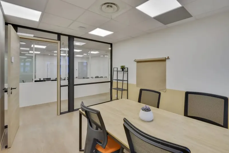HIPTOWN VELODROME: espace de coworking à Marseille 8: Photo des locaux, adresse, horaires et tarifs pour réserver un espace de travail HIPTOWN VELODROME: espace de coworking à Marseille 8: Photo des locaux, adresse, horaires et tarifs pour réserver un espace de travail