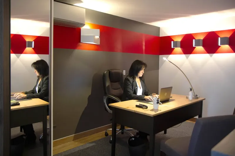 HOTEL BEST WESTERN PARIS PORTE DE VERSAILLES: espace de coworking à Issy Les Moulineaux: Photo des locaux, adresse, horaires et tarifs pour réserver un espace de travail