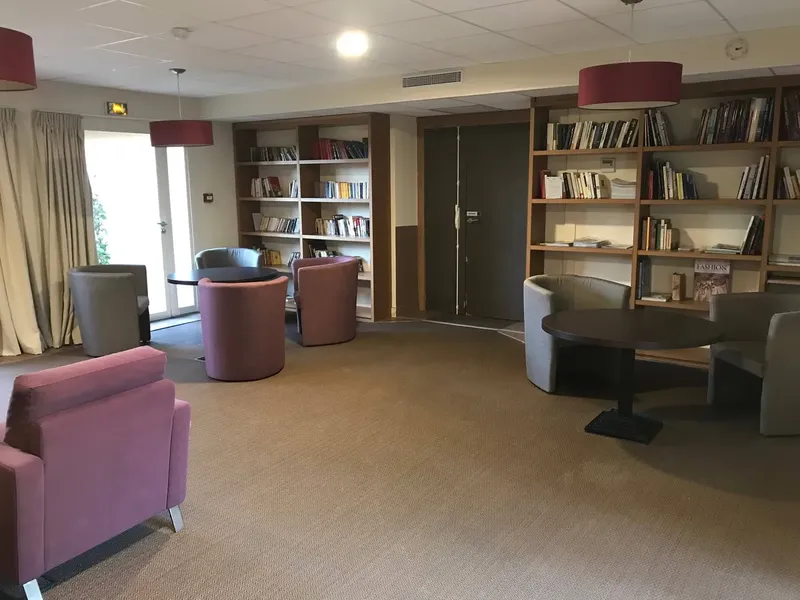 HOTEL EASYWORK MERCURE AIX EN PROVENCE SAINTE VICTOIRE: espace de coworking à Chateauneuf Le Rouge: Photo des locaux, adresse, horaires et tarifs pour réserver un espace de travail HOTEL EASYWORK MERCURE AIX EN PROVENCE SAINTE VICTOIRE: espace de coworking à Chateauneuf Le Rouge: Photo des locaux, adresse, horaires et tarifs pour réserver un espace de travail