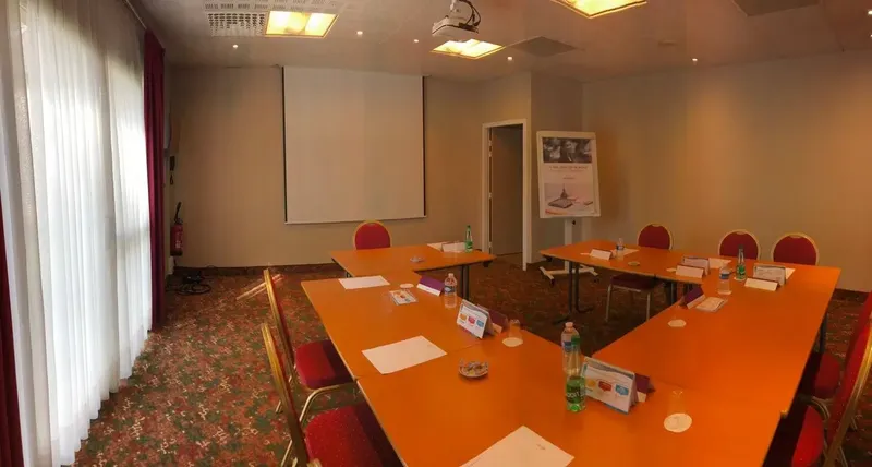 HOTEL EASYWORK MERCURE AUXERRE RN: espace de coworking à Appoigny: Photo des locaux, adresse, horaires et tarifs pour réserver un espace de travail HOTEL EASYWORK MERCURE AUXERRE RN: espace de coworking à Appoigny: Photo des locaux, adresse, horaires et tarifs pour réserver un espace de travail