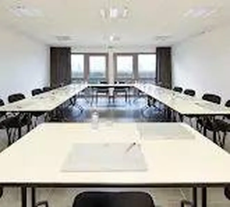 HOTEL KYRIAD SAINT BRIEUC TREGUEUX: espace de coworking à Trégueux: Photo des locaux, adresse, horaires et tarifs pour réserver un espace de travail HOTEL KYRIAD SAINT BRIEUC TREGUEUX: espace de coworking à Trégueux: Photo des locaux, adresse, horaires et tarifs pour réserver un espace de travail