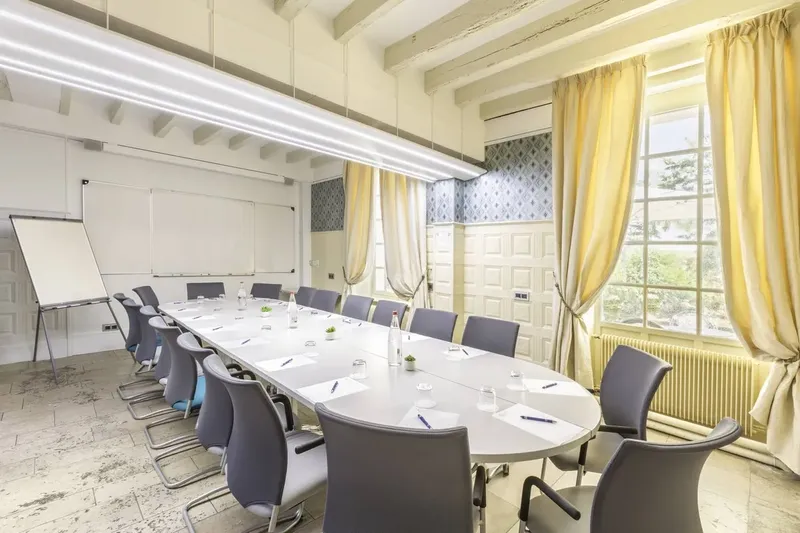 HOTEL LE MAXIME BW SIGNATURE COLLECTION: espace de coworking à Auxerre: Photo des locaux, adresse, horaires et tarifs pour réserver un espace de travail