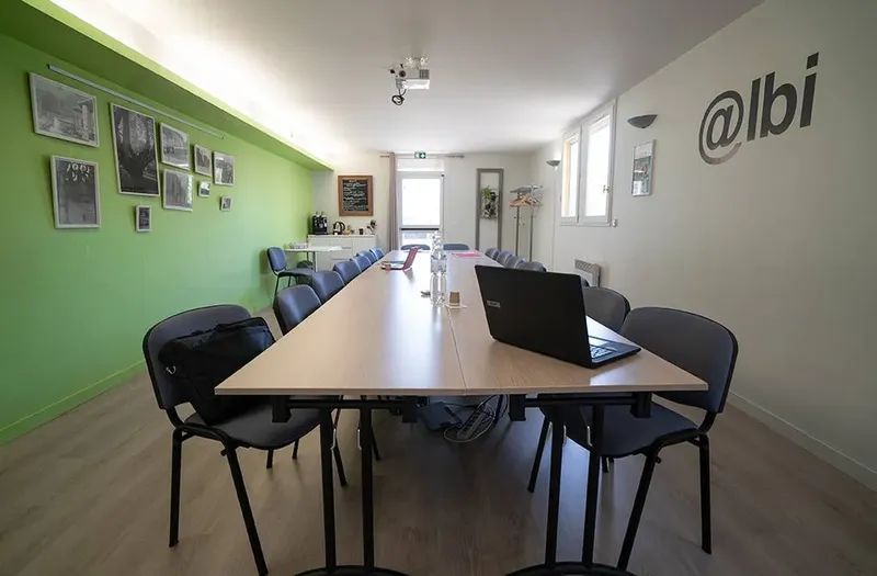 HOTEL LE RIALTO: espace de coworking à Le Sequestre: Photo des locaux, adresse, horaires et tarifs pour réserver un espace de travail HOTEL LE RIALTO: espace de coworking à Le Sequestre: Photo des locaux, adresse, horaires et tarifs pour réserver un espace de travail
