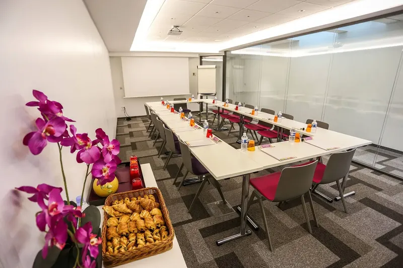 HOTEL LE ROCROY ET SES ESPACES: espace de coworking à Paris 10: Photo des locaux, adresse, horaires et tarifs pour réserver un espace de travail HOTEL LE ROCROY ET SES ESPACES: espace de coworking à Paris 10: Photo des locaux, adresse, horaires et tarifs pour réserver un espace de travail