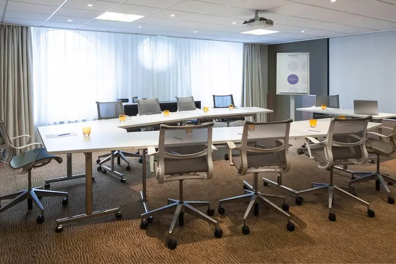 HOTEL NOVOTEL PARIS LA DEFENSE: espace de coworking à Courbevoie: Photo des locaux, adresse, horaires et tarifs pour réserver un espace de travail HOTEL NOVOTEL PARIS LA DEFENSE: espace de coworking à Courbevoie: Photo des locaux, adresse, horaires et tarifs pour réserver un espace de travail