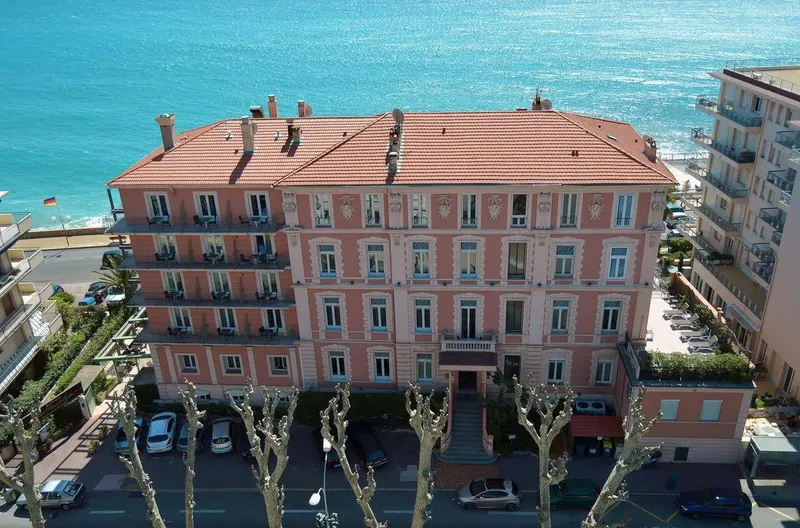 HOTEL PRINCE DE GALLES: espace de coworking à Menton: Photo des locaux, adresse, horaires et tarifs pour réserver un espace de travail HOTEL PRINCE DE GALLES: espace de coworking à Menton: Photo des locaux, adresse, horaires et tarifs pour réserver un espace de travail