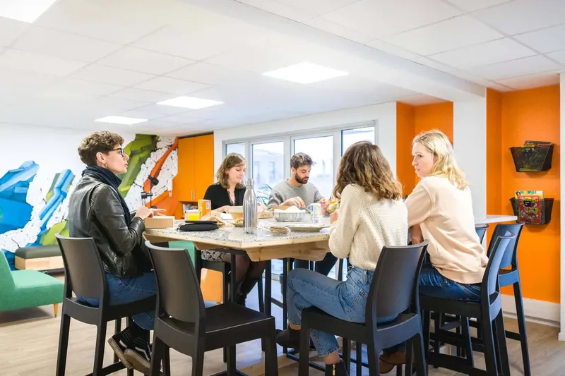 LA CORDEE BORDEAUX CHARTRONS: espace de coworking à Bordeaux: Photo des locaux, adresse, horaires et tarifs pour réserver un espace de travail LA CORDEE BORDEAUX CHARTRONS: espace de coworking à Bordeaux: Photo des locaux, adresse, horaires et tarifs pour réserver un espace de travail