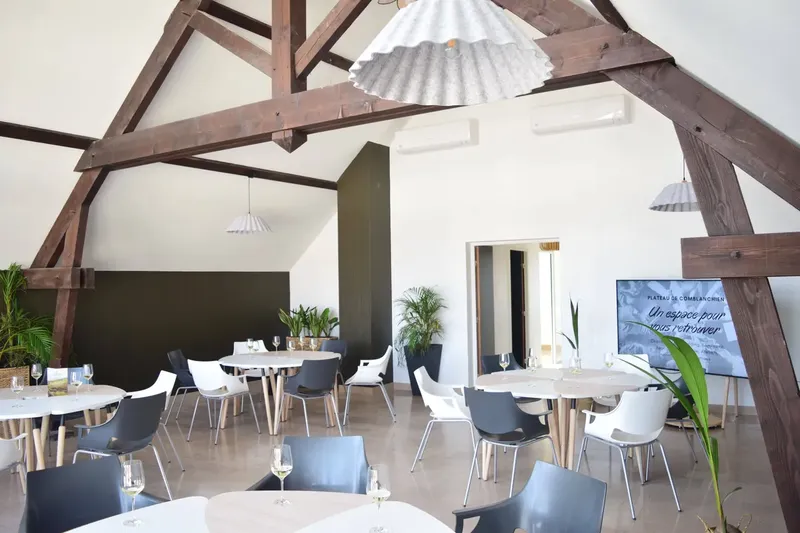 LA REUSSITE EST DANS LE PRE COMBLANCHIEN: lieu événementiel à Comblanchien: Photo des locaux, adresse, horaires et tarifs pour réserver un espace de travail