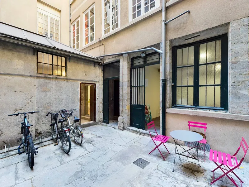LE TREFLE LYON: espace de coworking à Lyon 2: Photo des locaux, adresse, horaires et tarifs pour réserver un espace de travail
