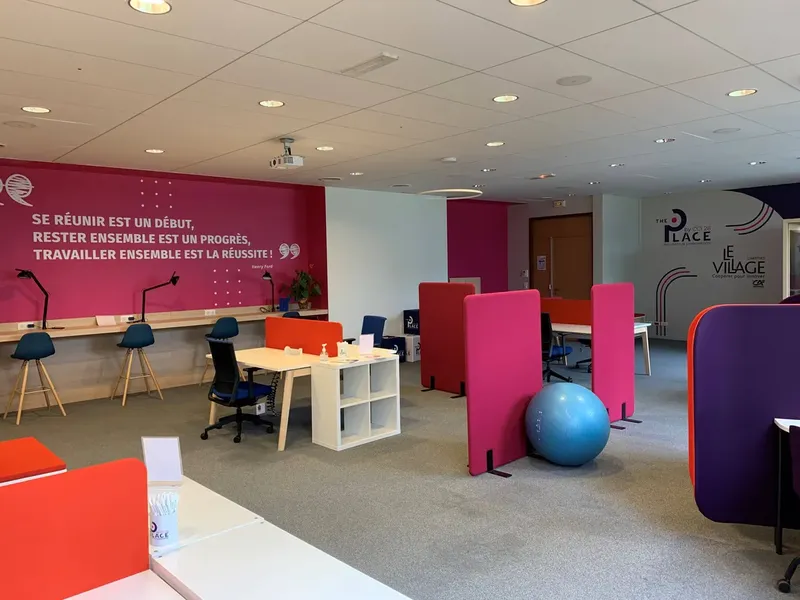 LE VILLAGE BY CA CHARTRES: espace de coworking à Chartres: Photo des locaux, adresse, horaires et tarifs pour réserver un espace de travail LE VILLAGE BY CA CHARTRES: espace de coworking à Chartres: Photo des locaux, adresse, horaires et tarifs pour réserver un espace de travail
