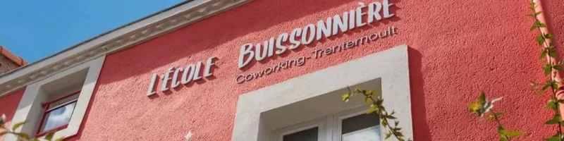 L'ECOLE BUISSONNIERE COWORKING TRENTEMOULT: espace de coworking à Rezé: Photo des locaux, adresse, horaires et tarifs pour réserver un espace de travail L'ECOLE BUISSONNIERE COWORKING TRENTEMOULT: espace de coworking à Rezé: Photo des locaux, adresse, horaires et tarifs pour réserver un espace de travail