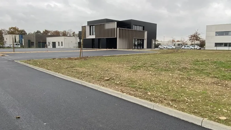 L'EKLA: espace de coworking à Montaigu Vendée: Photo des locaux, adresse, horaires et tarifs pour réserver un espace de travail L'EKLA: espace de coworking à Montaigu Vendée: Photo des locaux, adresse, horaires et tarifs pour réserver un espace de travail