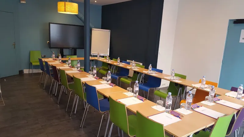 LES ESPACES ROCROY: espace de coworking à Paris 9: Photo des locaux, adresse, horaires et tarifs pour réserver un espace de travail LES ESPACES ROCROY: espace de coworking à Paris 9: Photo des locaux, adresse, horaires et tarifs pour réserver un espace de travail