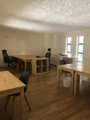 LES HALLES DE LA TRANSITION: espace de coworking à Toulouse: Photo des locaux, adresse, horaires et tarifs pour réserver un espace de travail LES HALLES DE LA TRANSITION: espace de coworking à Toulouse: Photo des locaux, adresse, horaires et tarifs pour réserver un espace de travail