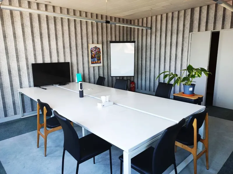 L'EXTENSION: espace de coworking à Orléans: Photo des locaux, adresse, horaires et tarifs pour réserver un espace de travail L'EXTENSION: espace de coworking à Orléans: Photo des locaux, adresse, horaires et tarifs pour réserver un espace de travail