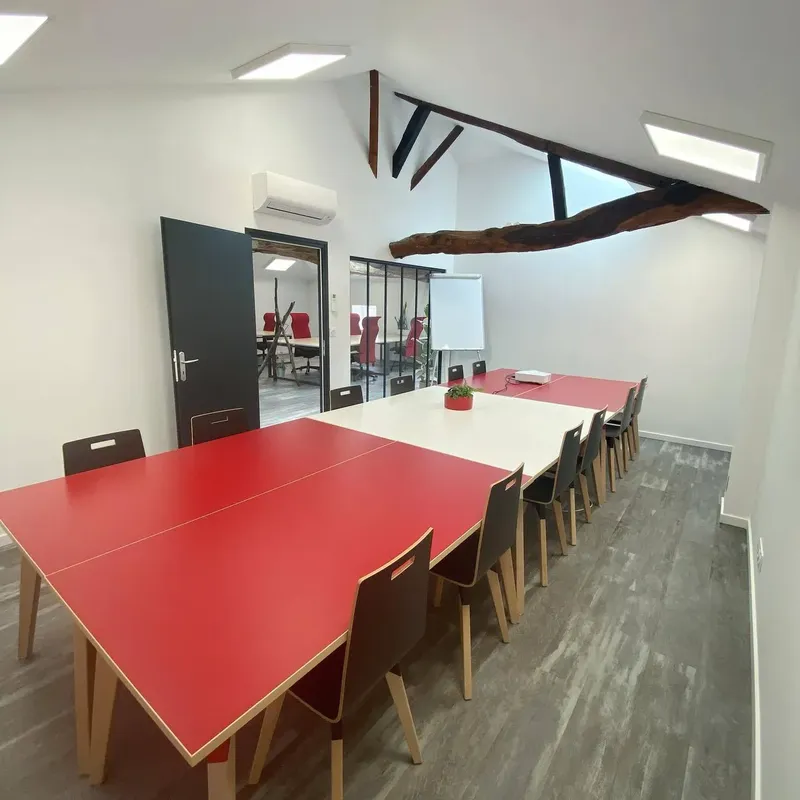 LOCOW REPLONGES: espace de coworking à Replonges: Photo des locaux, adresse, horaires et tarifs pour réserver un espace de travail LOCOW REPLONGES: espace de coworking à Replonges: Photo des locaux, adresse, horaires et tarifs pour réserver un espace de travail