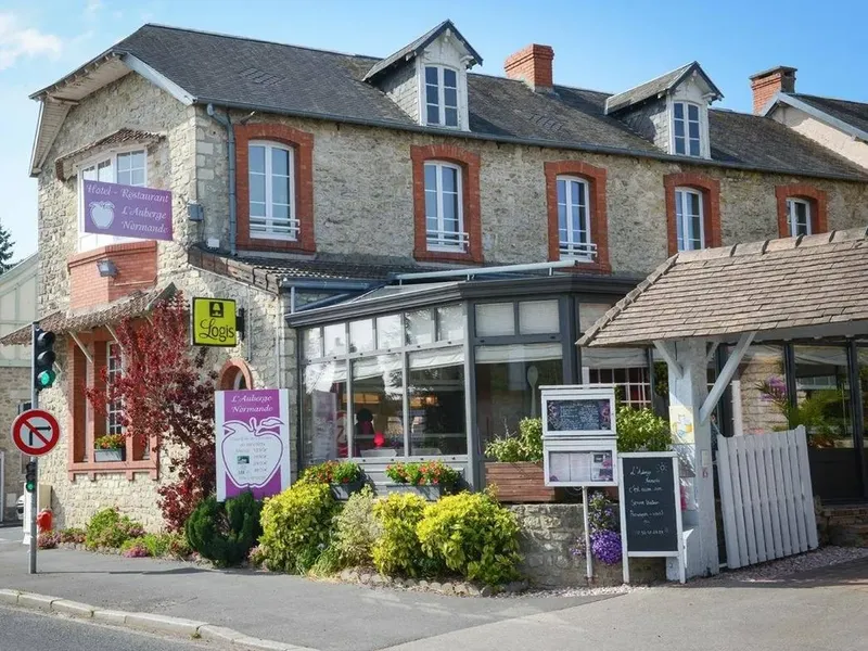 LOGIS AUBERGE NORMANDE: espace de coworking à Carentan: Photo des locaux, adresse, horaires et tarifs pour réserver un espace de travail LOGIS AUBERGE NORMANDE: espace de coworking à Carentan: Photo des locaux, adresse, horaires et tarifs pour réserver un espace de travail