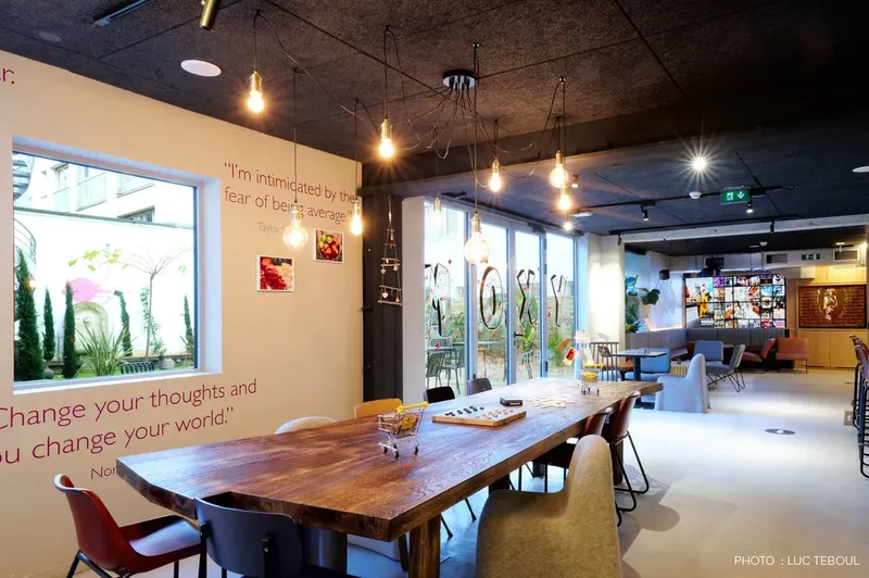 MOXY COWORKING: espace de coworking à Paris 11: Photo des locaux, adresse, horaires et tarifs pour réserver un espace de travail