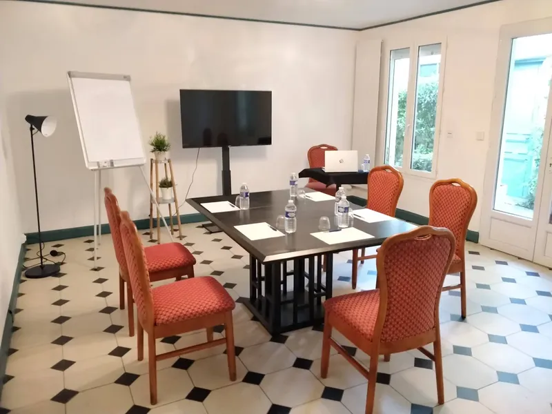 NOUVEL HOTEL PARIS NATION: espace de coworking à Paris 12: Photo des locaux, adresse, horaires et tarifs pour réserver un espace de travail
