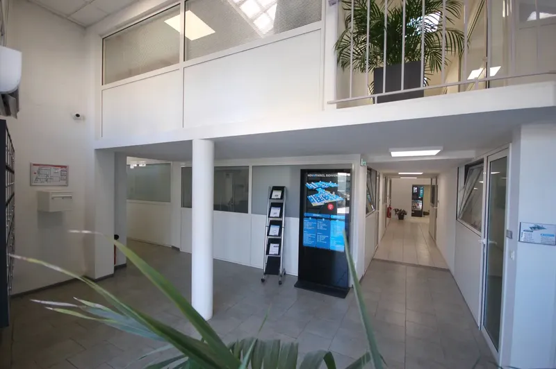 NOVAFFAIRES: espace de coworking à Nice: Photo des locaux, adresse, horaires et tarifs pour réserver un espace de travail NOVAFFAIRES: espace de coworking à Nice: Photo des locaux, adresse, horaires et tarifs pour réserver un espace de travail