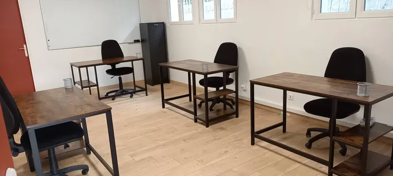PINACLE COWORKING: espace de coworking à Angouleme: Photo des locaux, adresse, horaires et tarifs pour réserver un espace de travail PINACLE COWORKING: espace de coworking à Angouleme: Photo des locaux, adresse, horaires et tarifs pour réserver un espace de travail