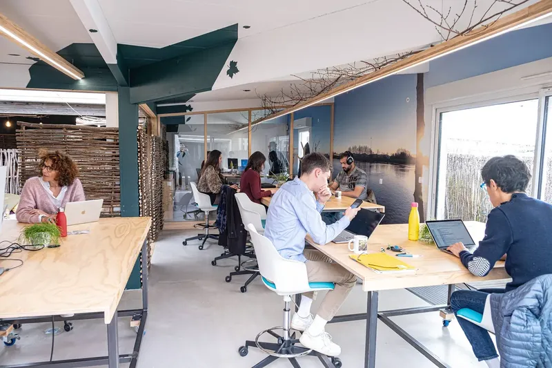 QUAI WORK: espace de coworking à Saint Herblain: Photo des locaux, adresse, horaires et tarifs pour réserver un espace de travail QUAI WORK: espace de coworking à Saint Herblain: Photo des locaux, adresse, horaires et tarifs pour réserver un espace de travail