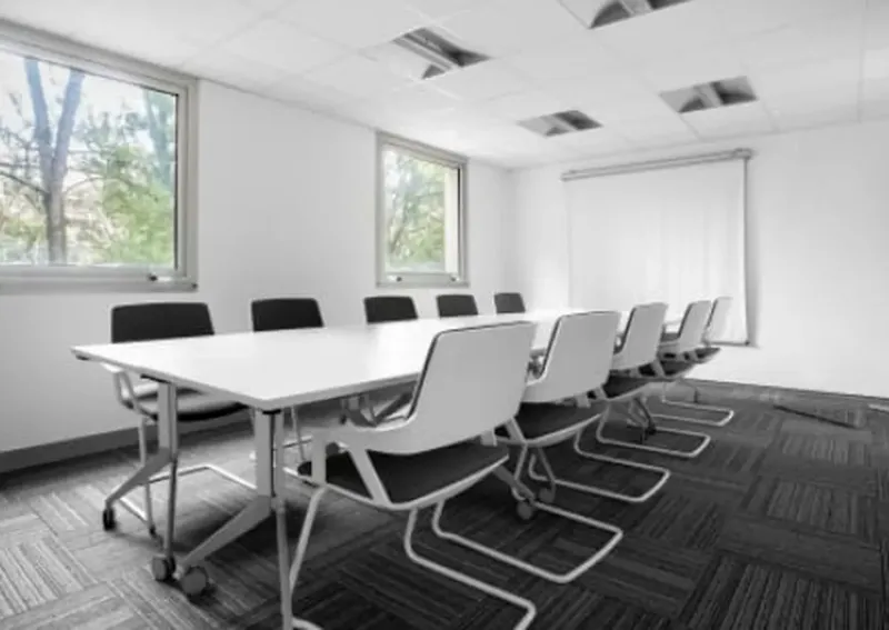 REGUS BORDEAUX LE BOUSCAT: espace de coworking à Le Bouscat: Photo des locaux, adresse, horaires et tarifs pour réserver un espace de travail