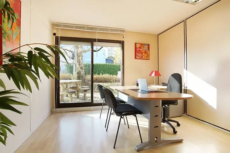 REGUS GRENOBLE SEYSSINET: espace de coworking à Grenoble: Photo des locaux, adresse, horaires et tarifs pour réserver un espace de travail