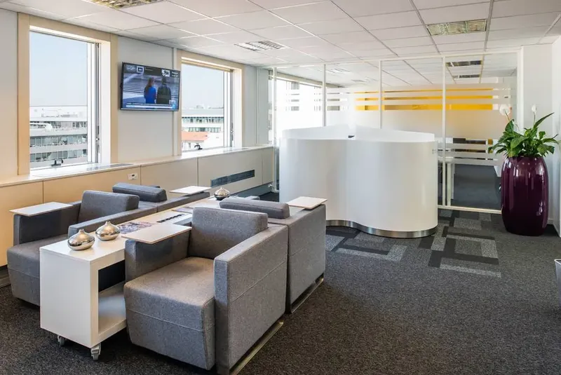 REGUS MONTROUGE: espace de coworking à Montrouge: Photo des locaux, adresse, horaires et tarifs pour réserver un espace de travail