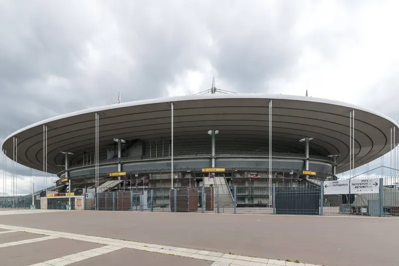 REGUS STADE DE FRANCE: espace de coworking à Saint Denis: Photo des locaux, adresse, horaires et tarifs pour réserver un espace de travail