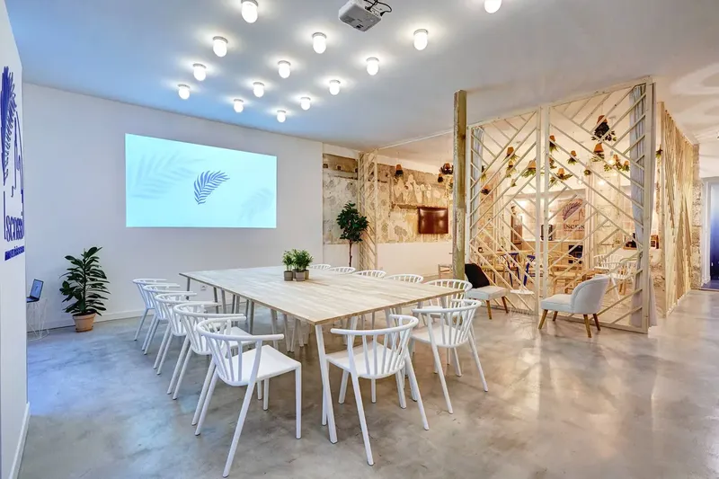 SENSSI: lieu événementiel à Marseille 6: Photo des locaux, adresse, horaires et tarifs pour réserver un espace de travail SENSSI: lieu événementiel à Marseille 6: Photo des locaux, adresse, horaires et tarifs pour réserver un espace de travail