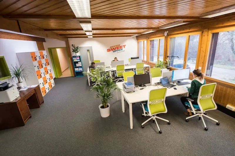 THEWORKHUB BULLE: espace de coworking à Bulle: Photo des locaux, adresse, horaires et tarifs pour réserver un espace de travail THEWORKHUB BULLE: espace de coworking à Bulle: Photo des locaux, adresse, horaires et tarifs pour réserver un espace de travail