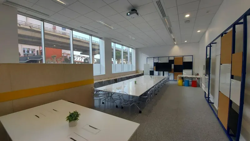 WELLIO MARSEILLE LA JOLIETTE: espace de coworking à Marseille 2: Photo des locaux, adresse, horaires et tarifs pour réserver un espace de travail WELLIO MARSEILLE LA JOLIETTE: espace de coworking à Marseille 2: Photo des locaux, adresse, horaires et tarifs pour réserver un espace de travail