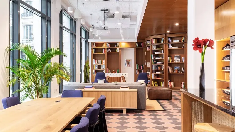 WEWORK ITALIENS: espace de coworking à Paris 9: Photo des locaux, adresse, horaires et tarifs pour réserver un espace de travail WEWORK ITALIENS: espace de coworking à Paris 9: Photo des locaux, adresse, horaires et tarifs pour réserver un espace de travail